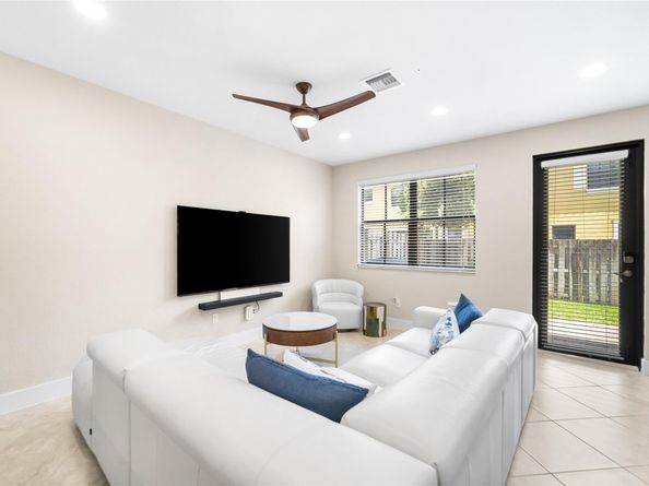 9573 Town Parc Cir S, Parkland FL 33076