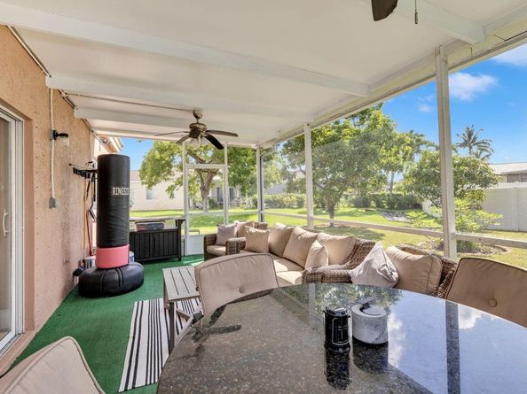1426 SW 45th Way, Deerfield Beach FL 33442