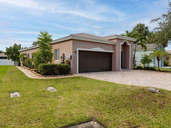 1426 SW 45th Way, Deerfield Beach FL 33442