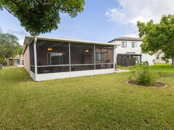 1426 SW 45th Way, Deerfield Beach FL 33442