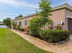 1426 SW 45th Way, Deerfield Beach FL 33442