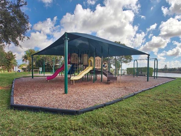 1426 SW 45th Way, Deerfield Beach FL 33442
