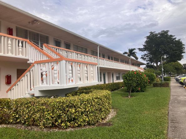 337 Camden O, West Palm Beach FL 33417