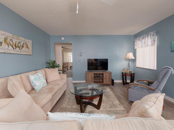 405 Pine Glen Lane D2, Greenacres FL 33463