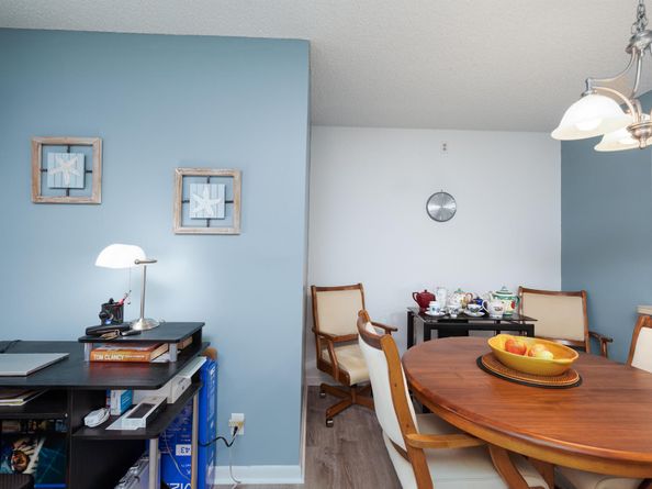 405 Pine Glen Lane D2, Greenacres FL 33463