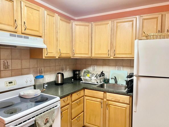 16790 NE 14th Avenue 215, Miami FL 33162