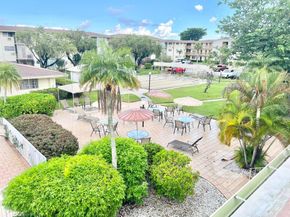 16790 NE 14th Avenue 215, Miami FL 33162