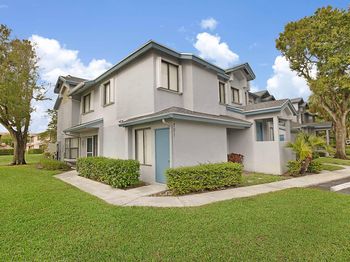 705 Harbour Pointe Way