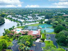 705 Harbour Pointe Way 705, Greenacres FL 33413