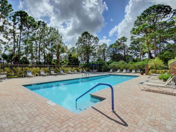705 Harbour Pointe Way 705, Greenacres FL 33413