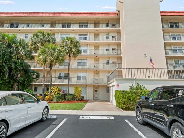 3871 Via Poinciana 104, Lake Worth FL 33467