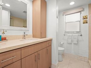 3871 Via Poinciana 104, Lake Worth FL 33467