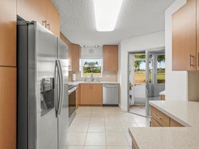 3871 Via Poinciana 104, Lake Worth FL 33467