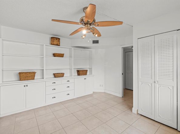 3871 Via Poinciana 104, Lake Worth FL 33467