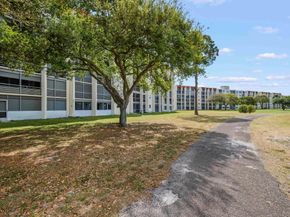 3871 Via Poinciana 104, Lake Worth FL 33467