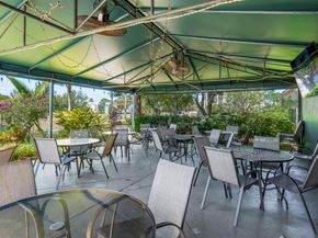 3871 Via Poinciana 104, Lake Worth FL 33467