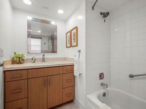 3871 Via Poinciana 104, Lake Worth FL 33467