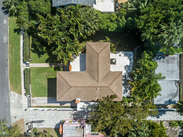 306 Marlborough Place, West Palm Beach FL 33405
