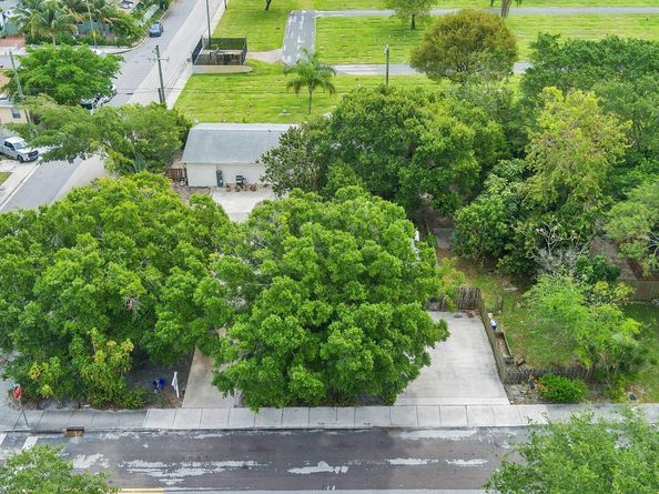 704 S Pine Street, Lake Worth Beach FL 33460