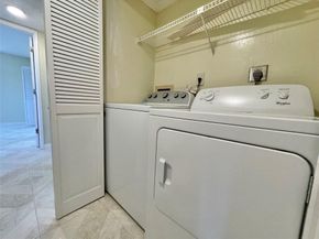 3013 N Oakland Forest Dr 108, Oakland Park FL 33309