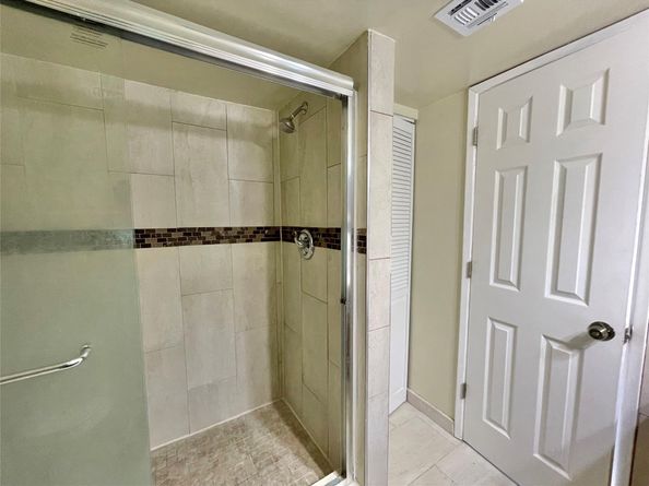 3013 N Oakland Forest Dr 108, Oakland Park FL 33309