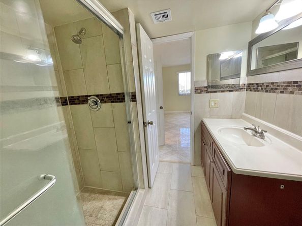 3013 N Oakland Forest Dr 108, Oakland Park FL 33309