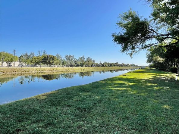 3013 N Oakland Forest Dr 108, Oakland Park FL 33309