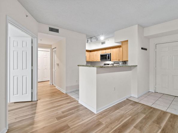 11790 Saint Andrews Place 107, Wellington FL 33414