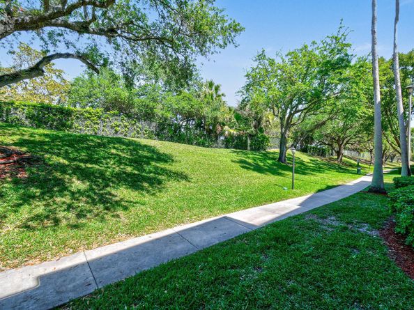 11790 Saint Andrews Place 107, Wellington FL 33414