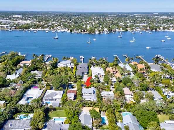 618 S Atlantic Drive, Lantana FL 33462