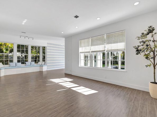618 S Atlantic Drive, Lantana FL 33462