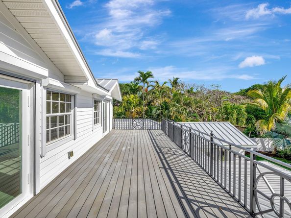 618 S Atlantic Drive, Lantana FL 33462