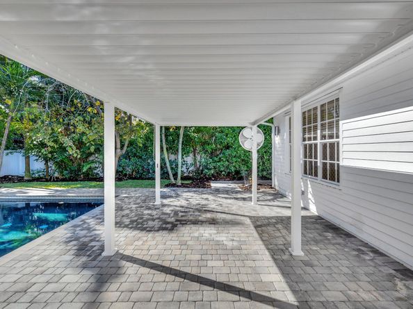 618 S Atlantic Drive, Lantana FL 33462