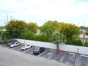 16465 NE 22nd Ave 314, North Miami Beach FL 33160
