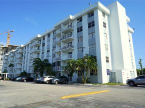 16465 NE 22nd Ave 314, North Miami Beach FL 33160