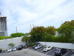 16465 NE 22nd Ave 314, North Miami Beach FL 33160