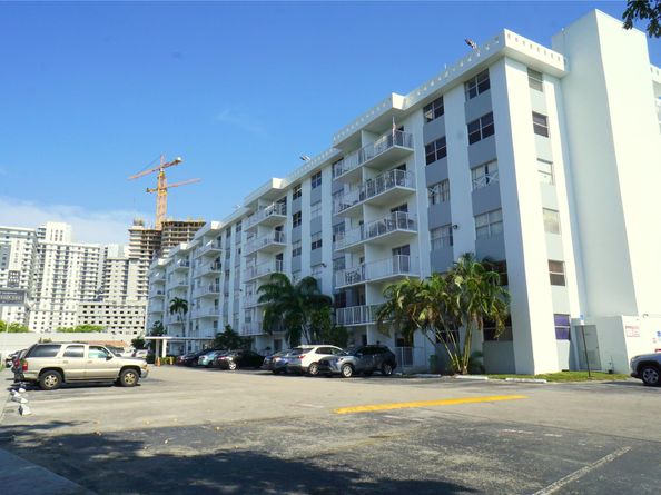 16465 NE 22nd Ave 314, North Miami Beach FL 33160