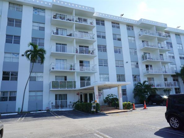 16465 NE 22nd Ave 314, North Miami Beach FL 33160