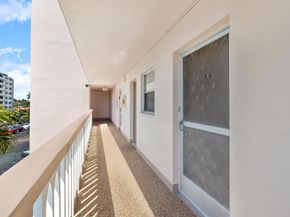 421 NE 14th Ave 302, Hallandale Beach FL 33009
