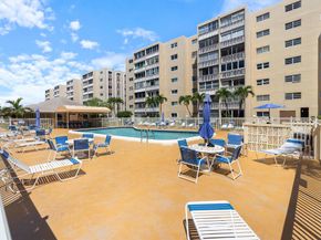 421 NE 14th Ave 302, Hallandale Beach FL 33009
