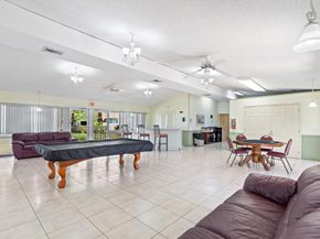 421 NE 14th Ave 302, Hallandale Beach FL 33009