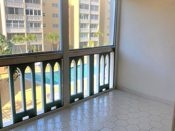 421 NE 14th Ave 302, Hallandale Beach FL 33009