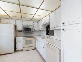 421 NE 14th Ave 302, Hallandale Beach FL 33009