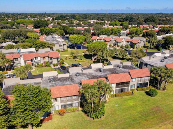 5785 Fairway Park Court 204, Boynton Beach FL 33437