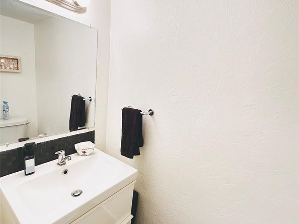 8988 Palm Tree Ln 8988, Hollywood FL 33024