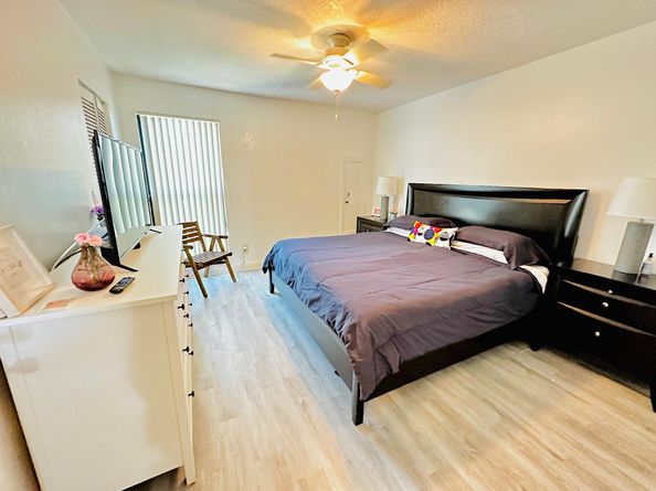 8988 Palm Tree Ln 8988, Hollywood FL 33024