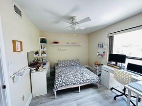 8988 Palm Tree Ln 8988, Hollywood FL 33024