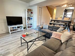 8988 Palm Tree Ln 8988, Hollywood FL 33024
