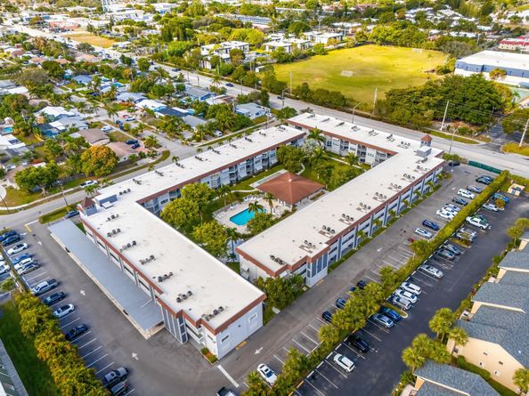 400 SE 10th St 317, Deerfield Beach FL 33441
