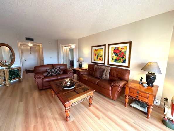 3951 Via Poinciana 412, Lake Worth FL 33467